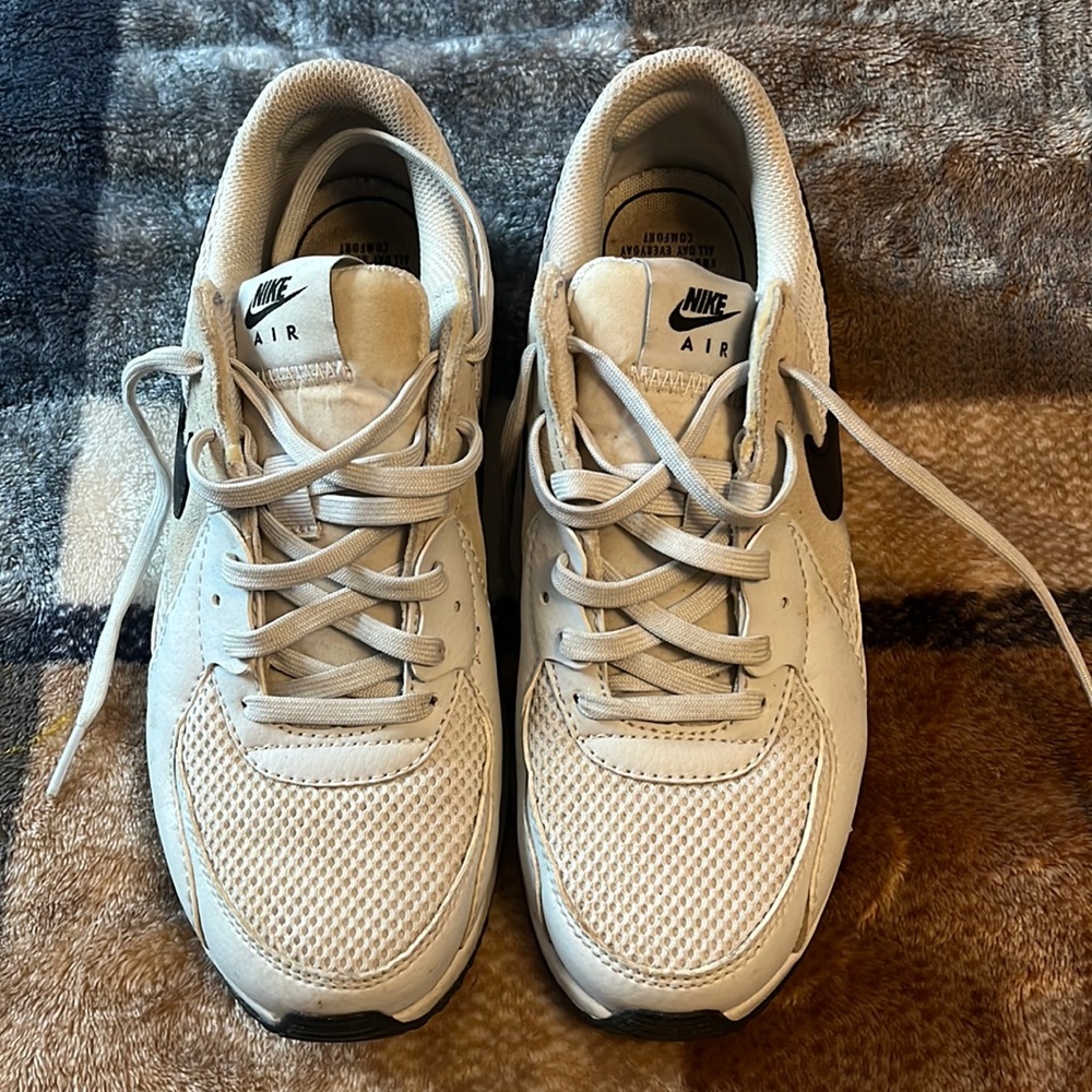 Women’s Nike air max sneakers